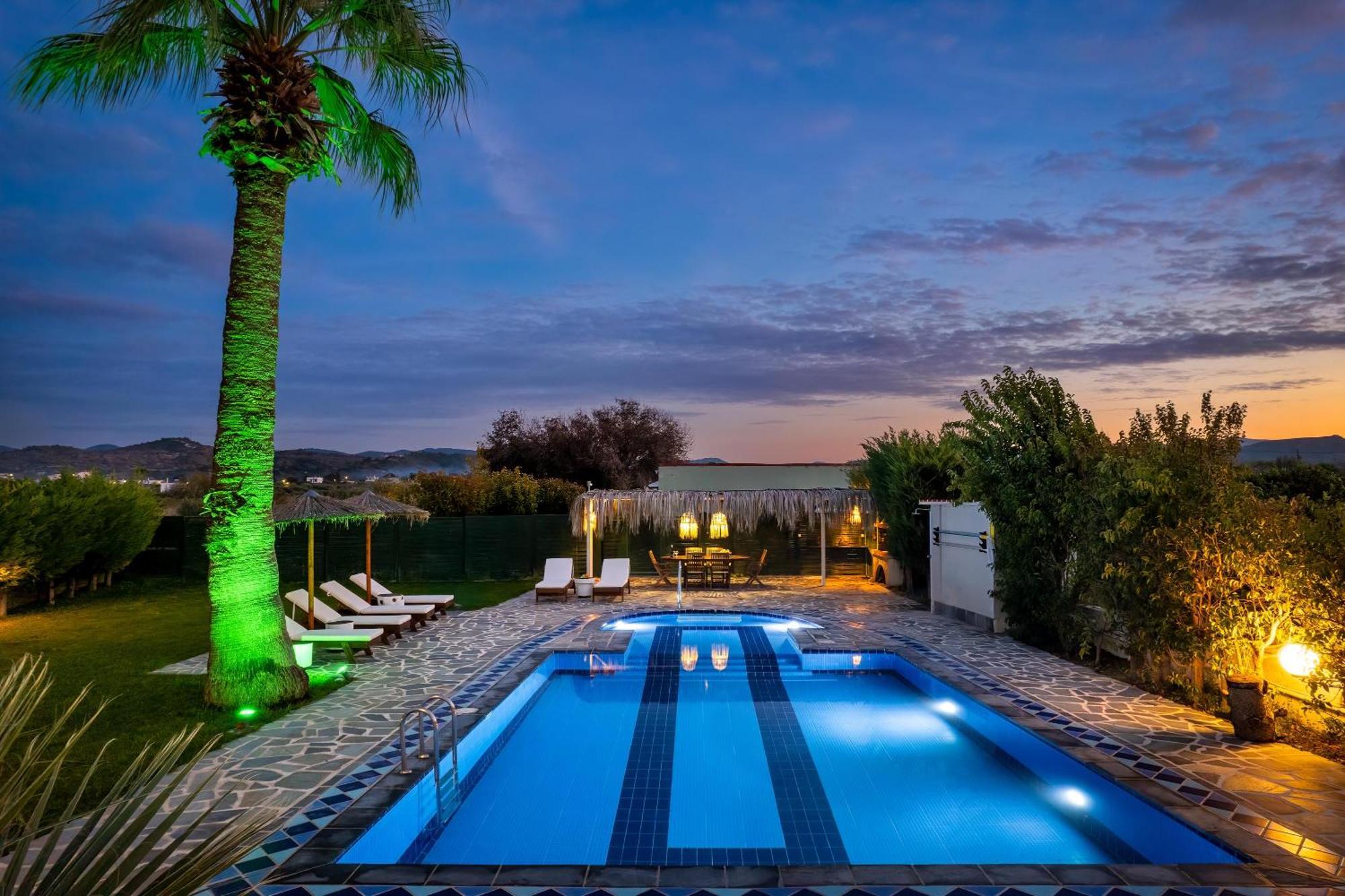 Villa Palmeras Soroni ภายนอก รูปภาพ