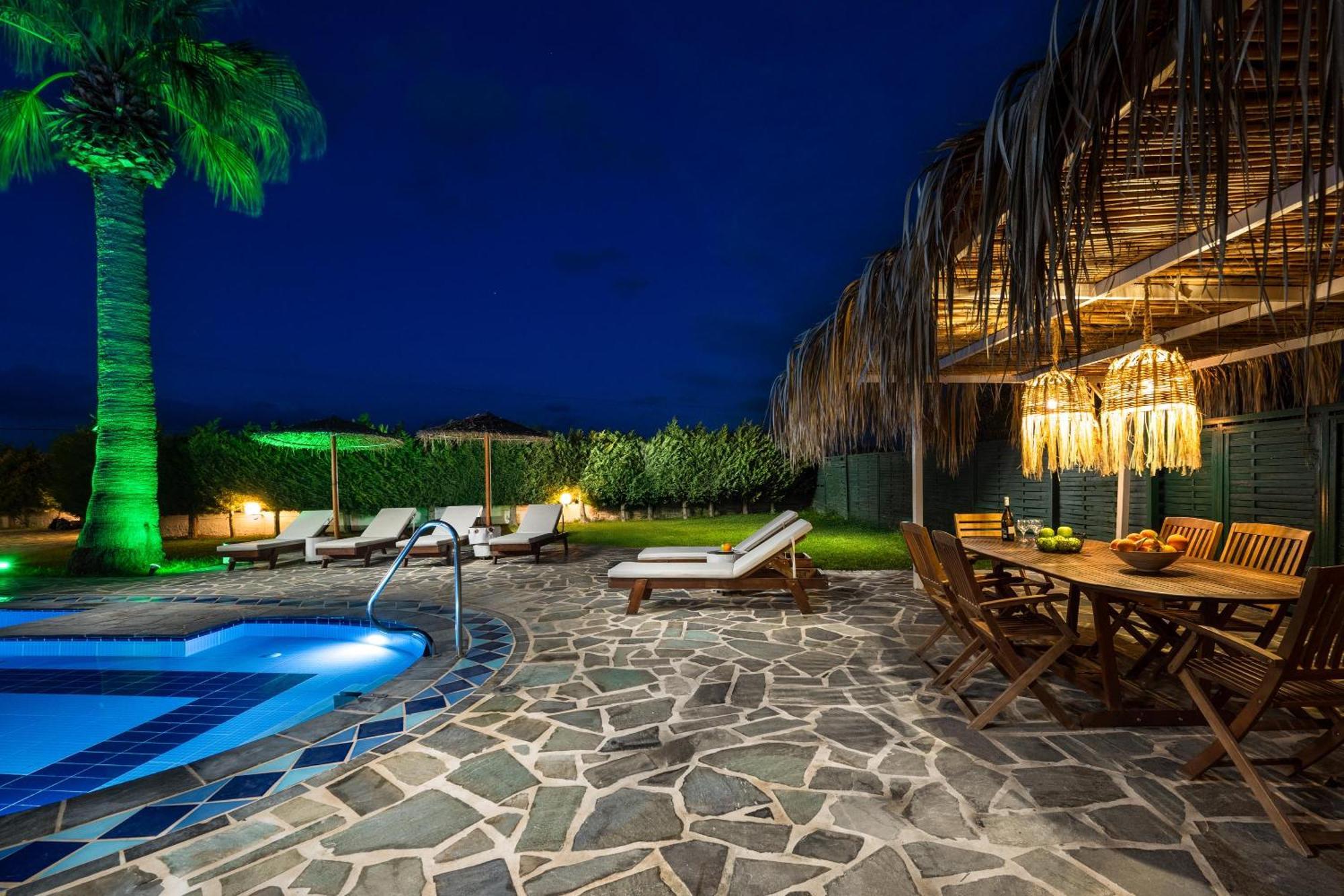 Villa Palmeras Soroni ภายนอก รูปภาพ