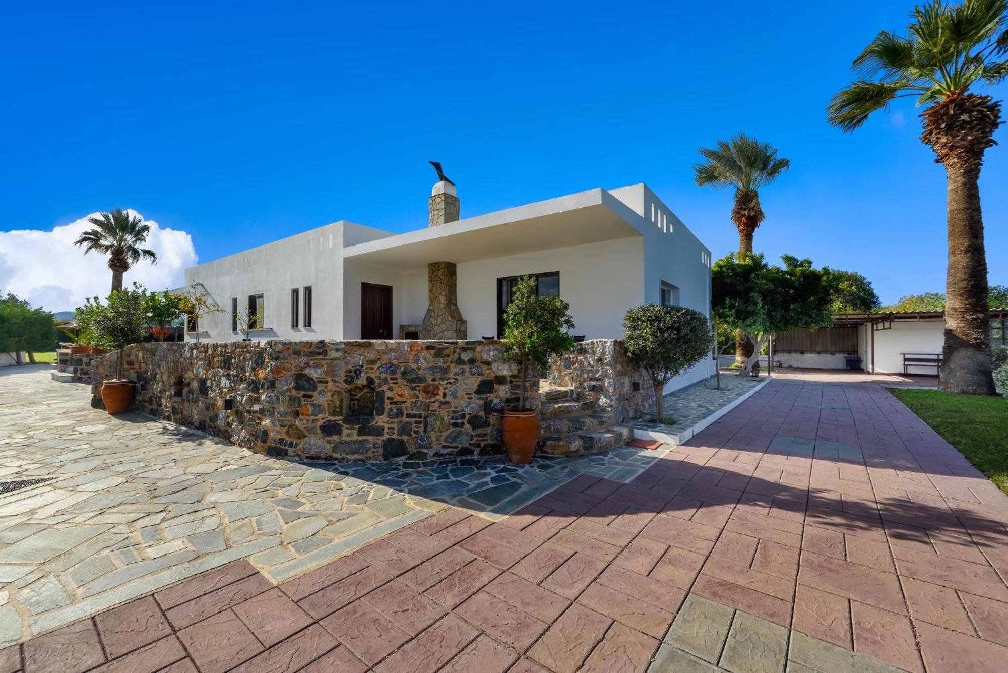 Villa Palmeras Soroni ภายนอก รูปภาพ