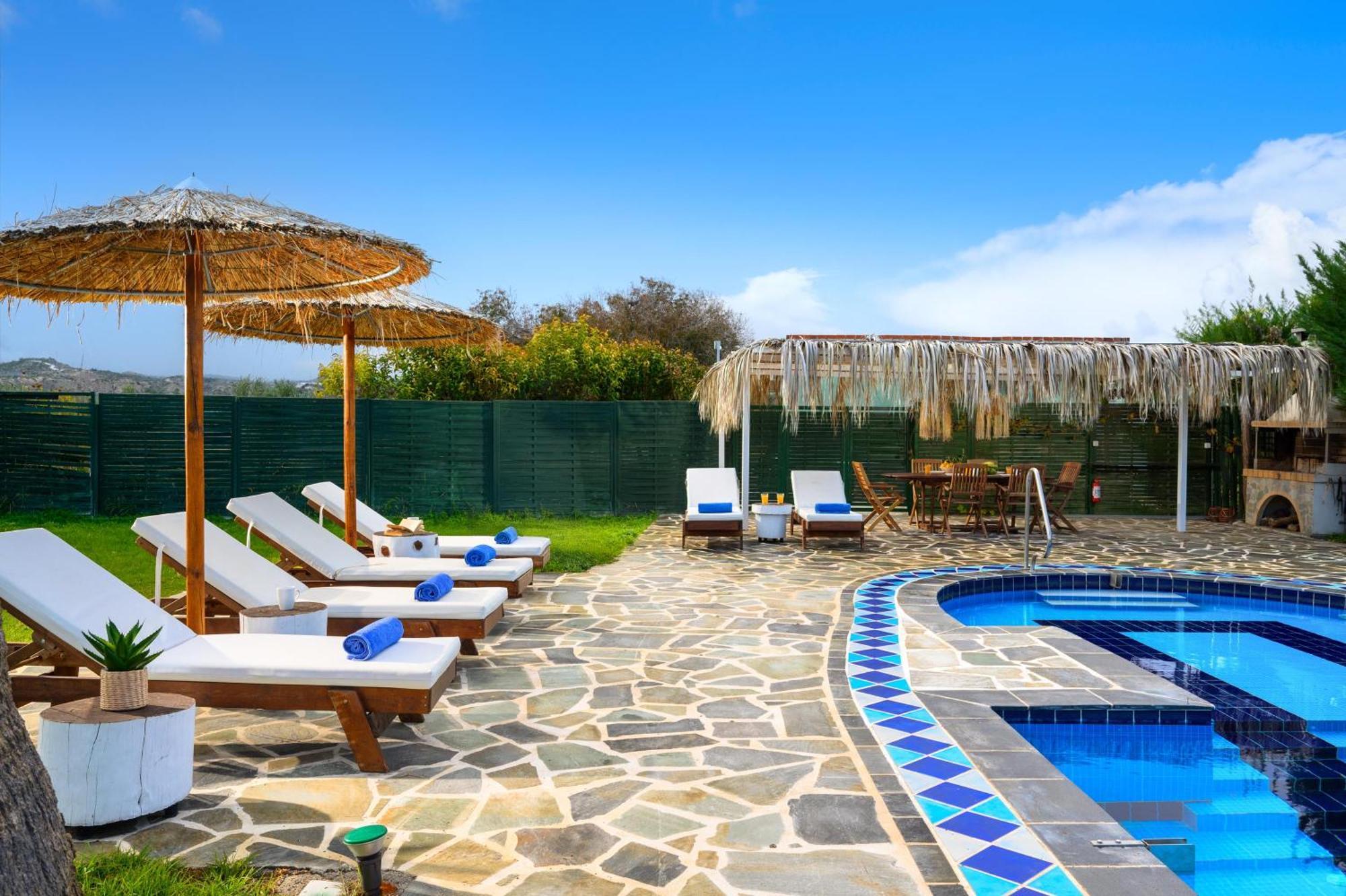 Villa Palmeras Soroni ภายนอก รูปภาพ